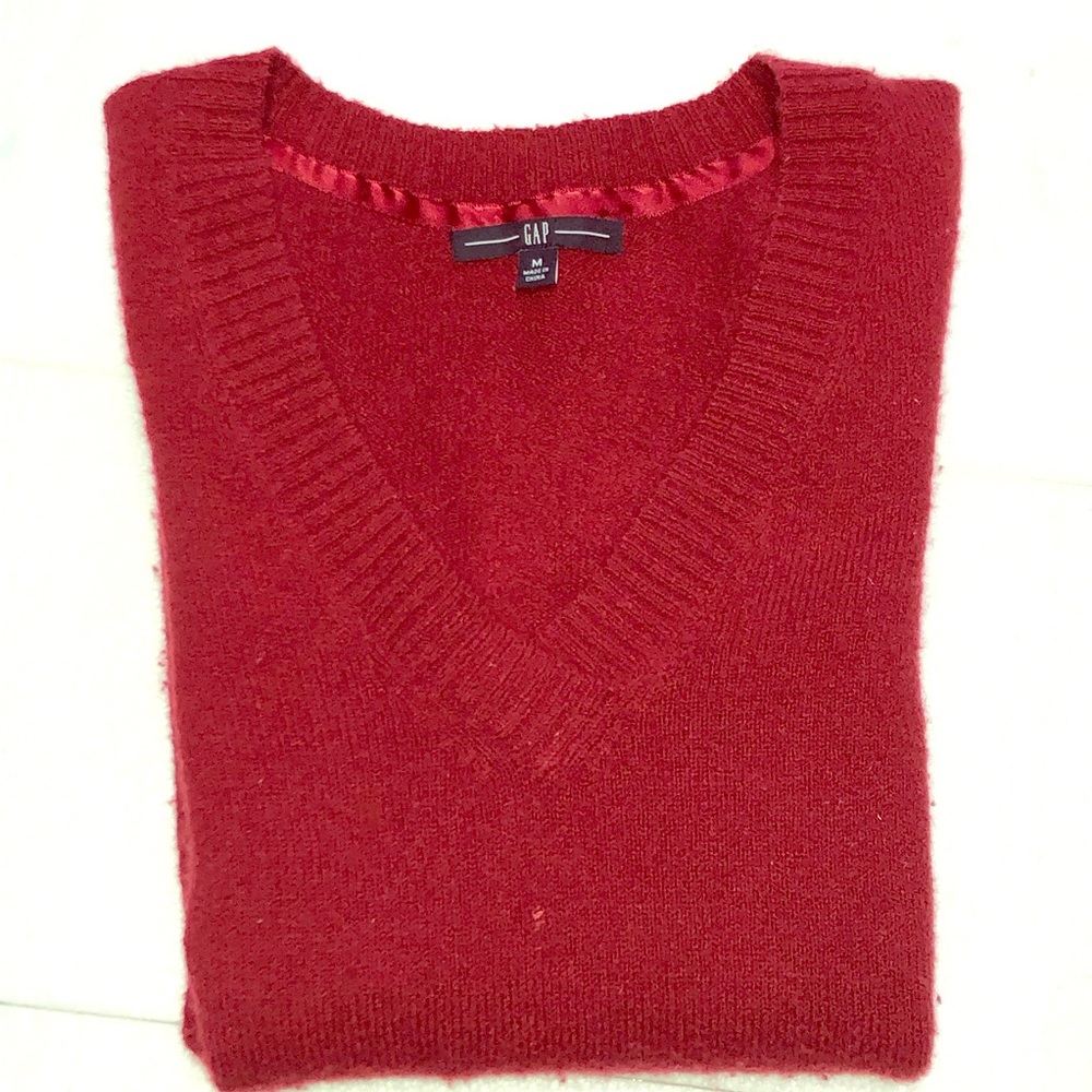 GAP V-Neck Sweater